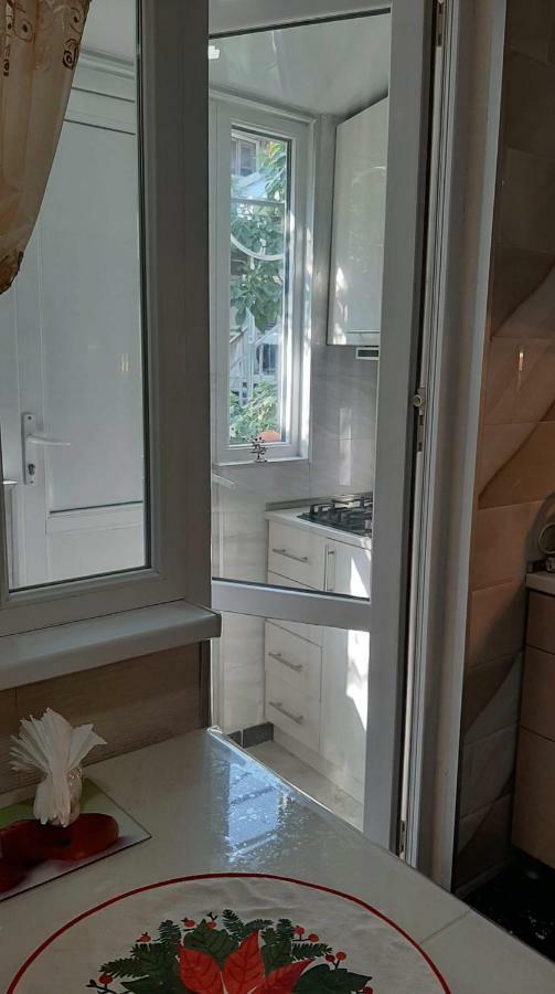 Apartamento Newly Renovated House Tiflis Exterior foto